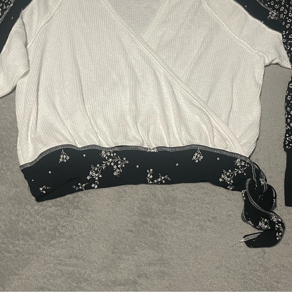 Free People Auxton thermal wrap top size medium VGUC - Picture 4 of 10
